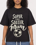 Mockup Boxy Heavyweight Tee Black female close-up 05