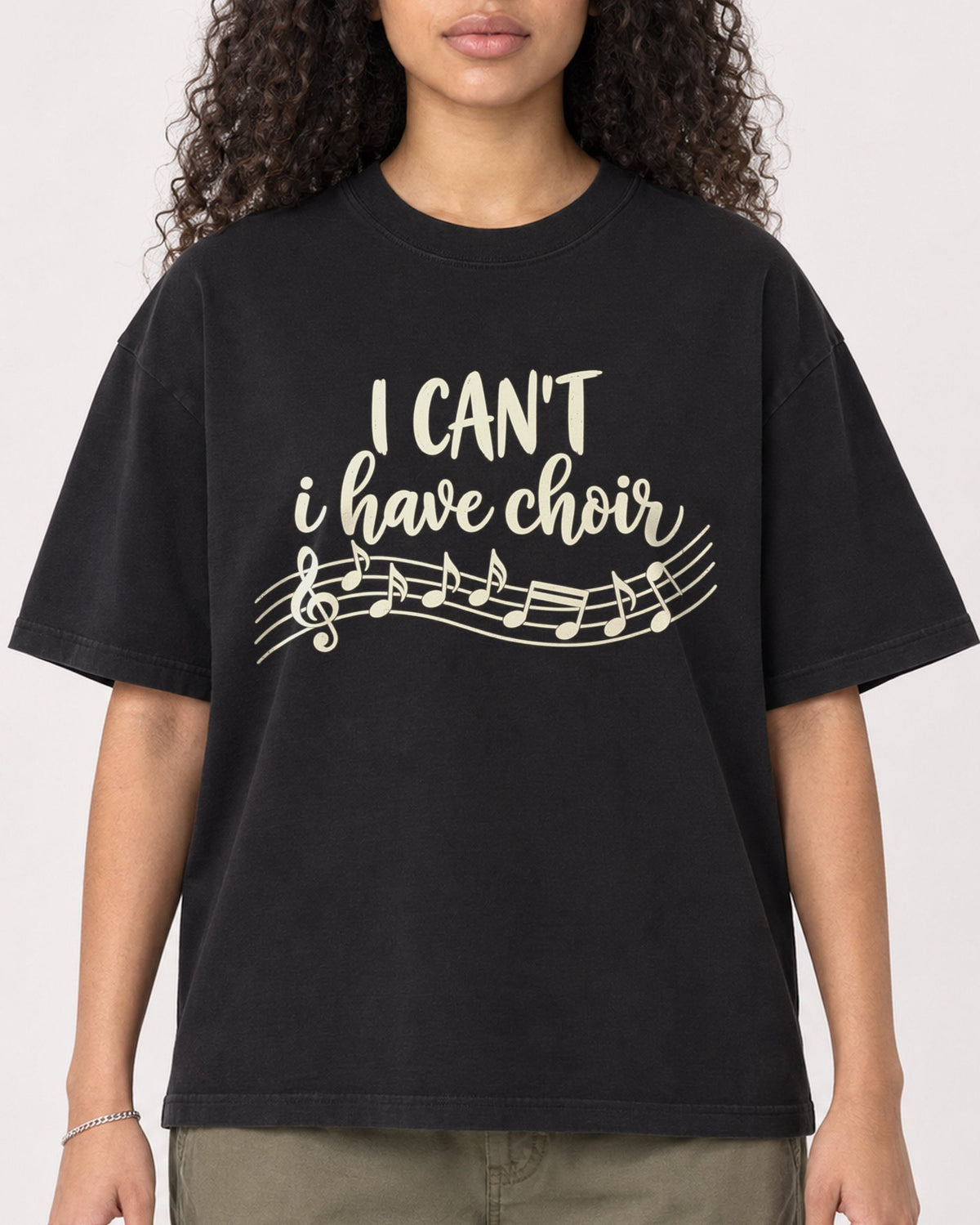 Mockup Boxy Heavyweight Tee Black female close-up 10