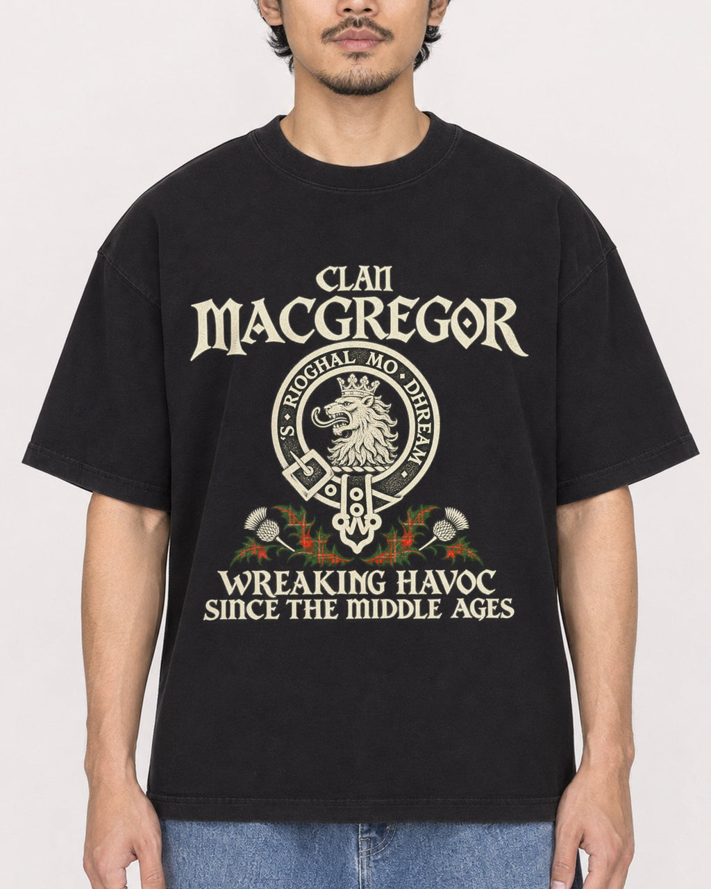 Mockup Boxy Heavyweight Tee Black male close-up 02