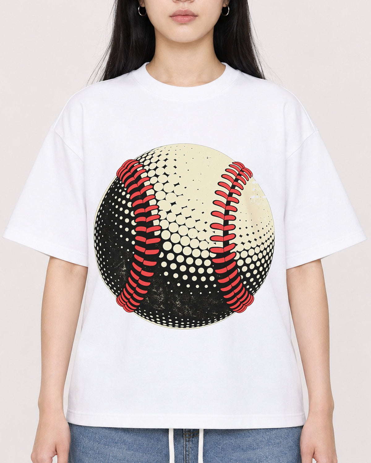 Mockup Boxy Heavyweight Tee White female close-up 01