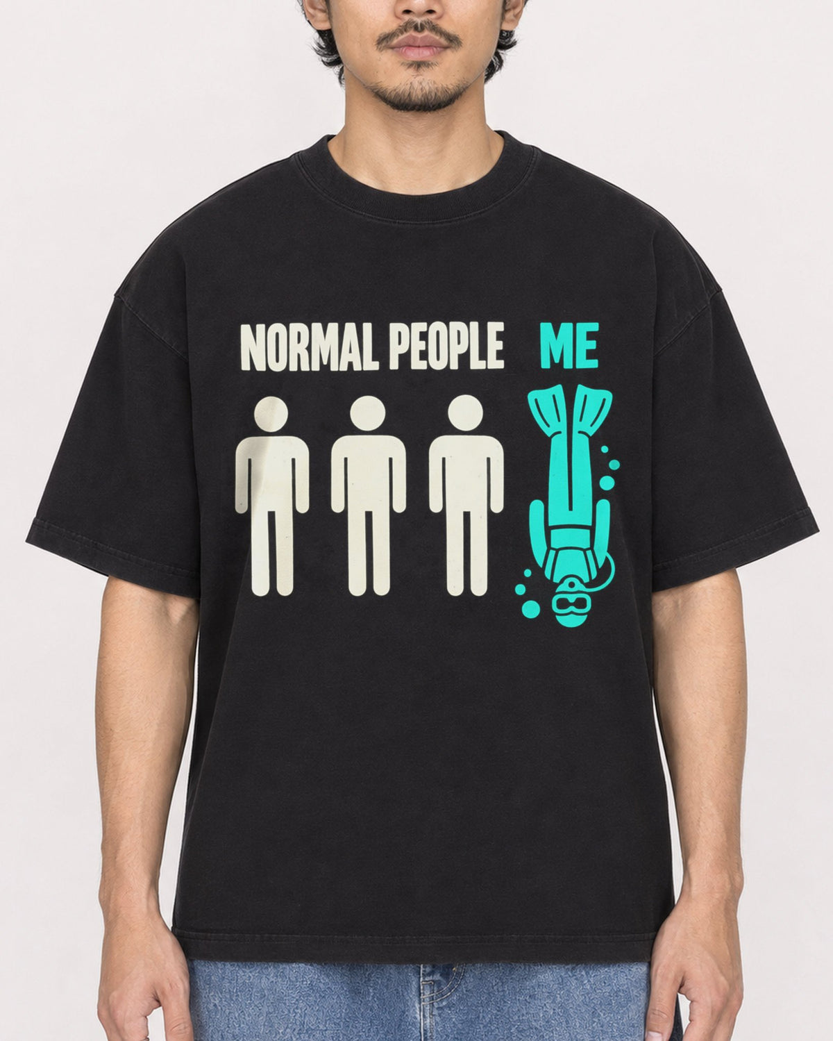 Mockup Boxy Heavyweight Tee Black male close-up 02