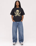 Mockup Boxy Heavyweight Tee Black female full-body 04