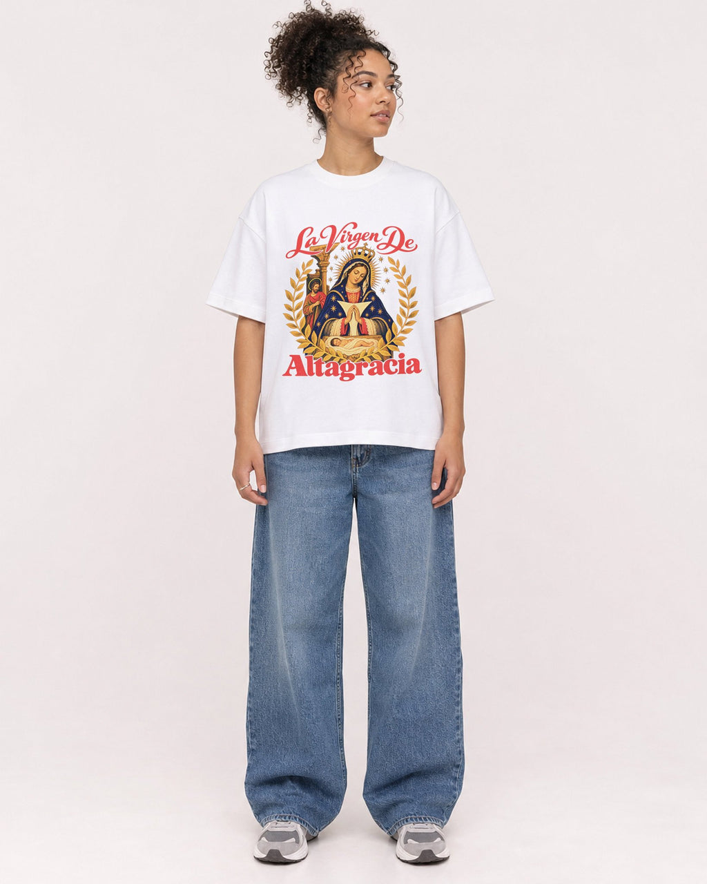 Mockup Boxy Heavyweight Tee White female full-body 20