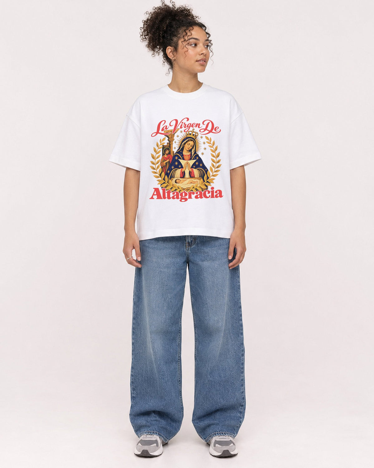 Mockup Boxy Heavyweight Tee White female full-body 20