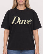 Mockup Boxy Heavyweight Tee Black female close-up 08