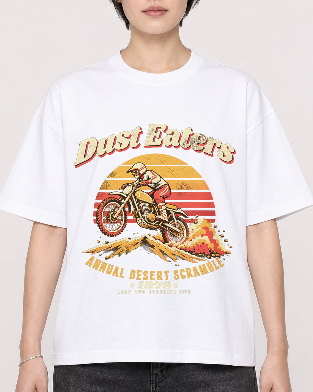 Mockup Boxy Heavyweight Tee White female close-up 23