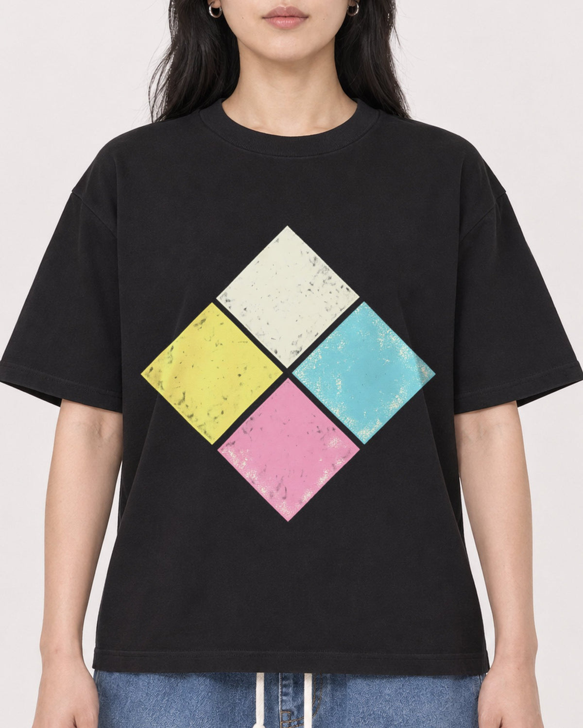 Mockup Boxy Heavyweight Tee Black female close-up 13