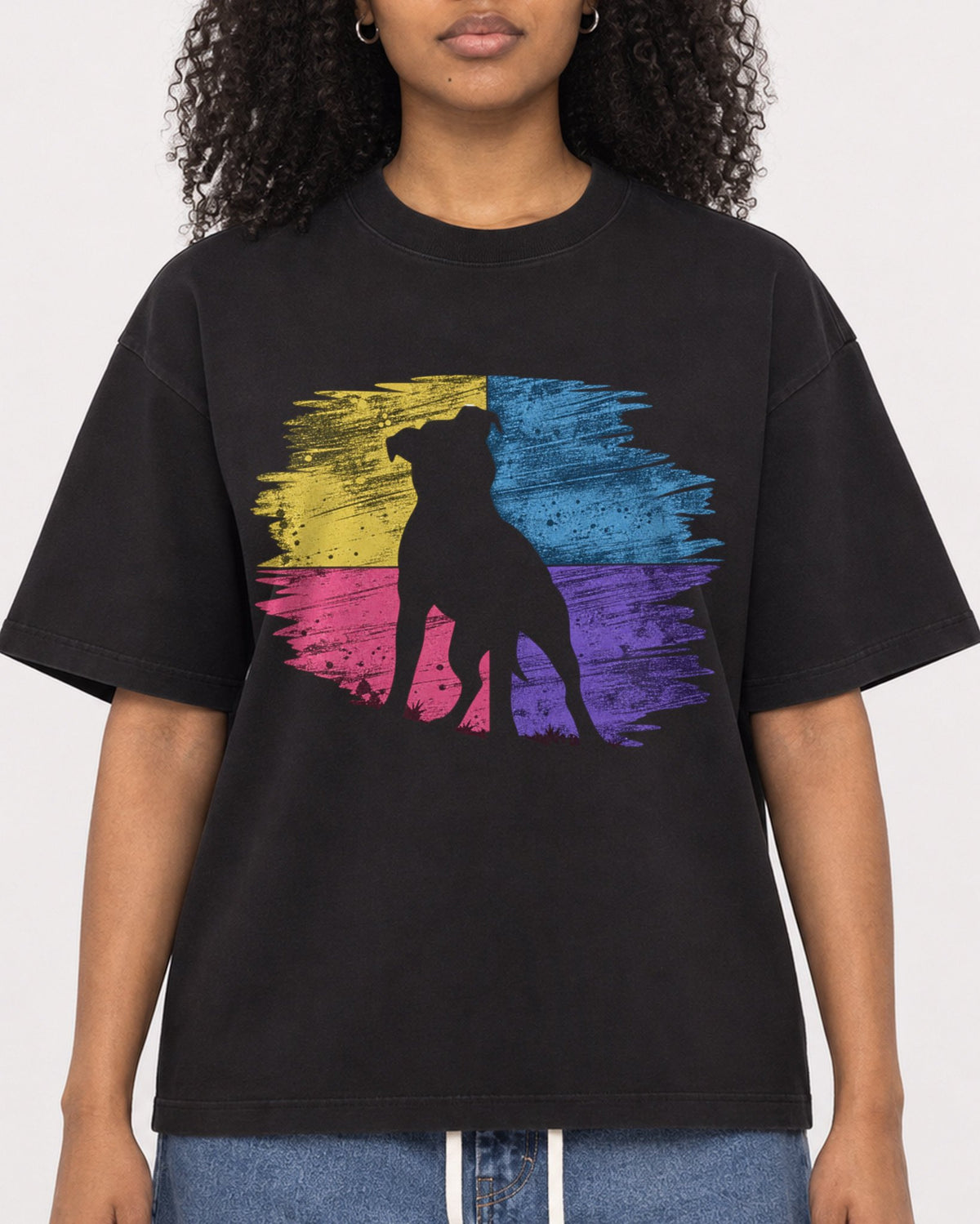 Mockup Boxy Heavyweight Tee Black female close-up 05