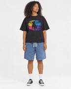 Mockup Boxy Heavyweight Tee Black female full-body 05