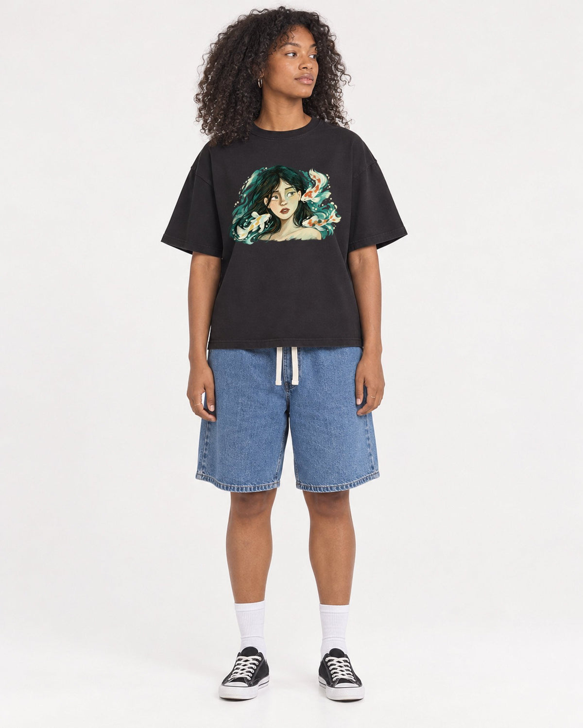 Mockup Boxy Heavyweight Tee Black female full-body 05