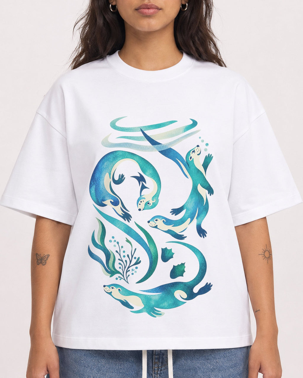 Mockup Boxy Heavyweight Tee White female close-up 06