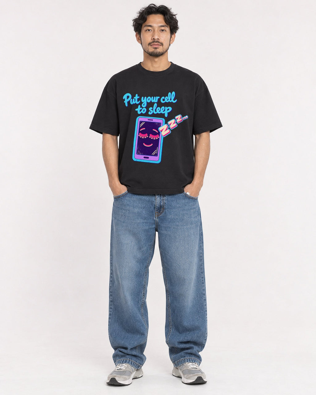 Mockup Boxy Heavyweight Tee Black male full-body 02