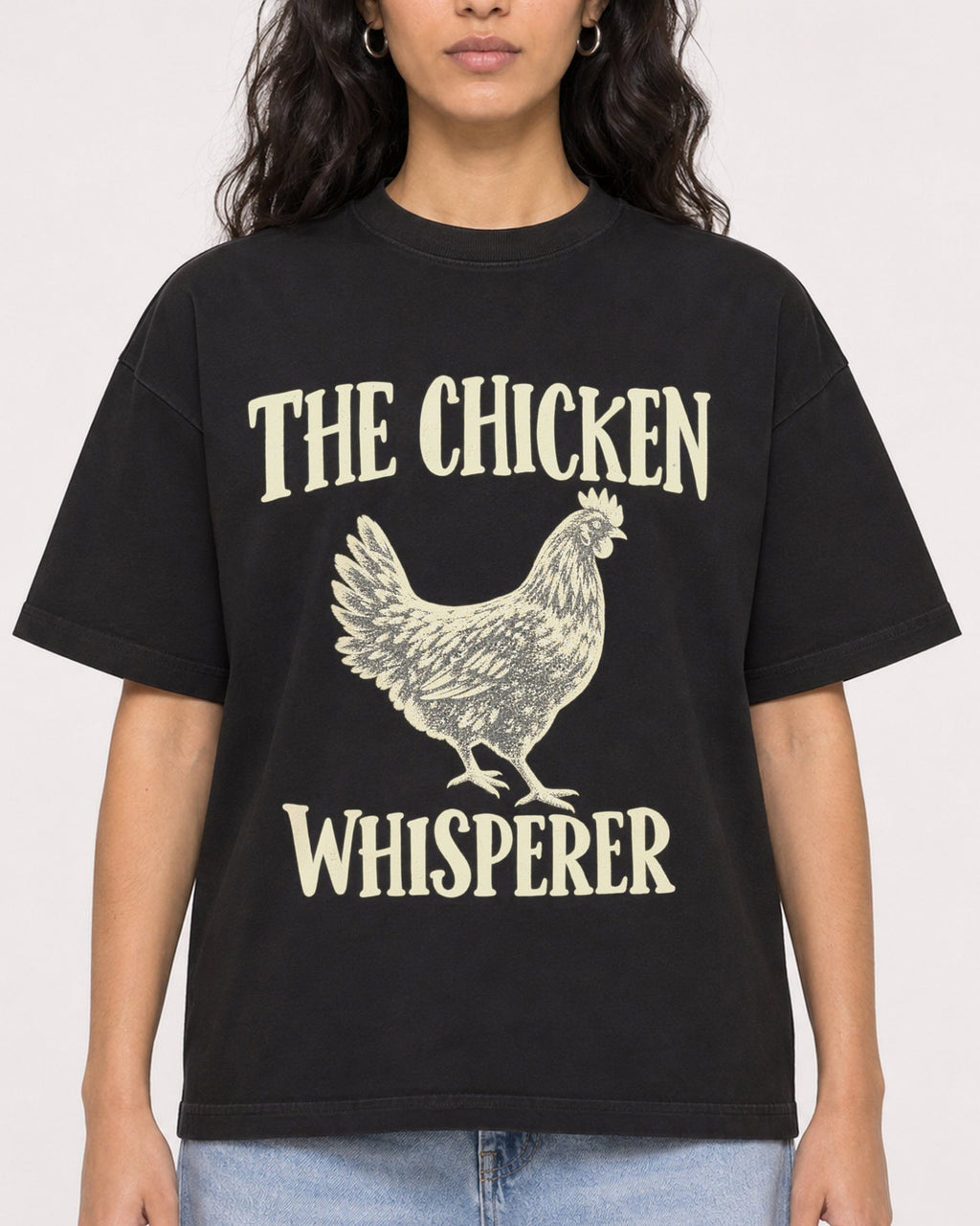 Mockup Boxy Heavyweight Tee Black female close-up 07