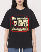 Mockup Boxy Heavyweight Tee Black female close-up 01