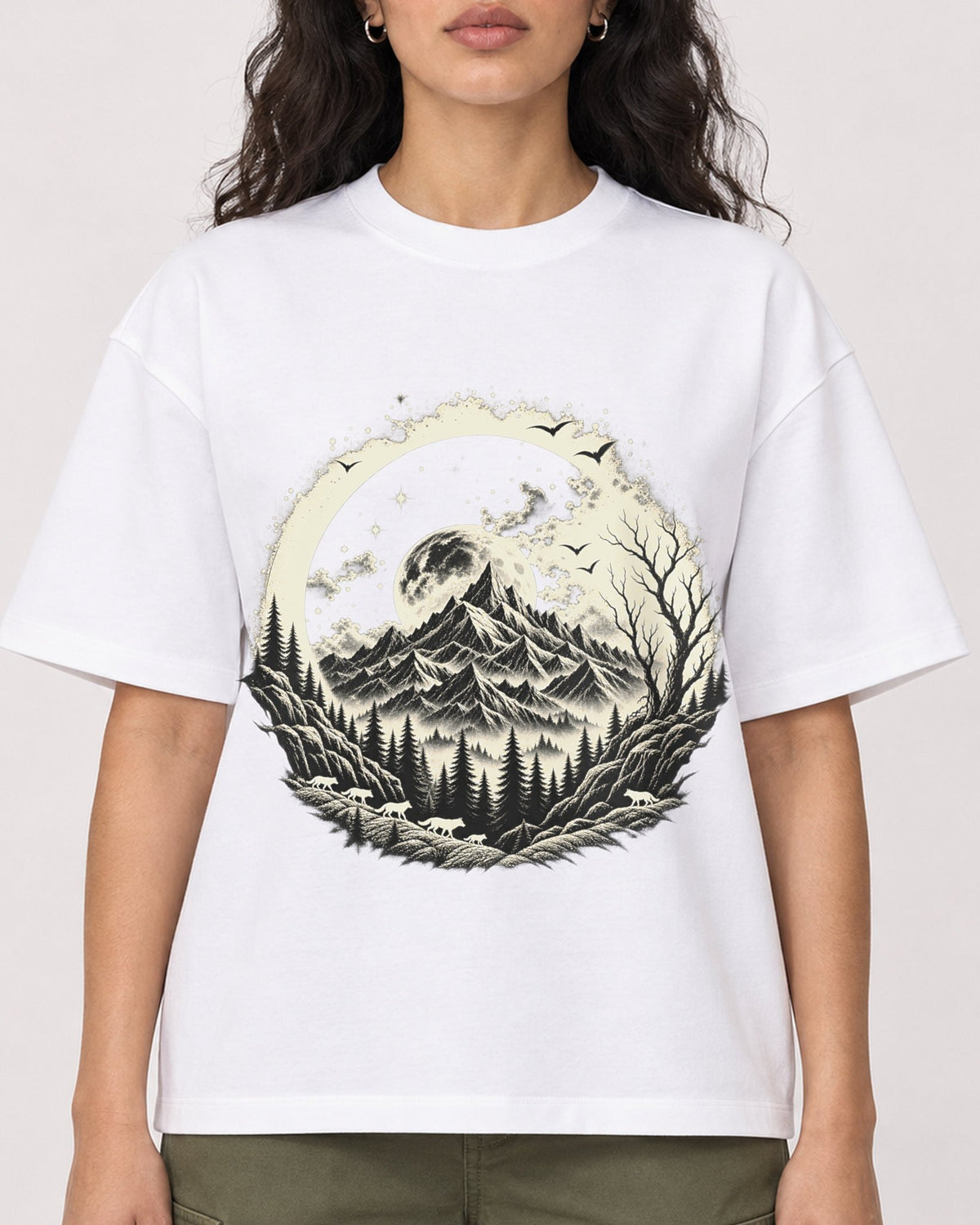 Mockup Boxy Heavyweight Tee White female close-up 07