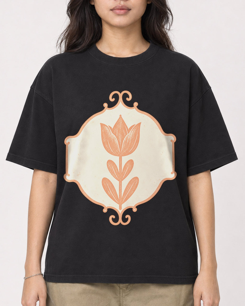 Mockup Boxy Heavyweight Tee Black female close-up 02