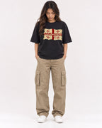 Mockup Boxy Heavyweight Tee Black female full-body 02