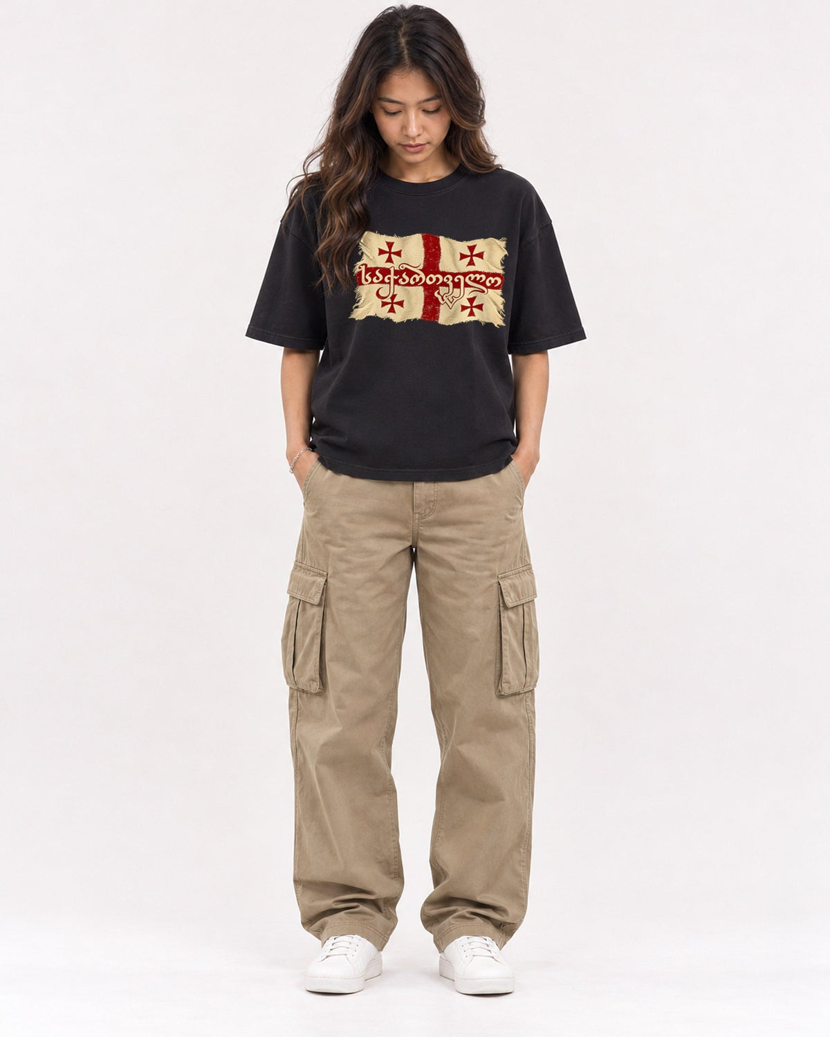 Mockup Boxy Heavyweight Tee Black female full-body 02