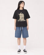 Mockup Boxy Heavyweight Tee Black female full-body 01