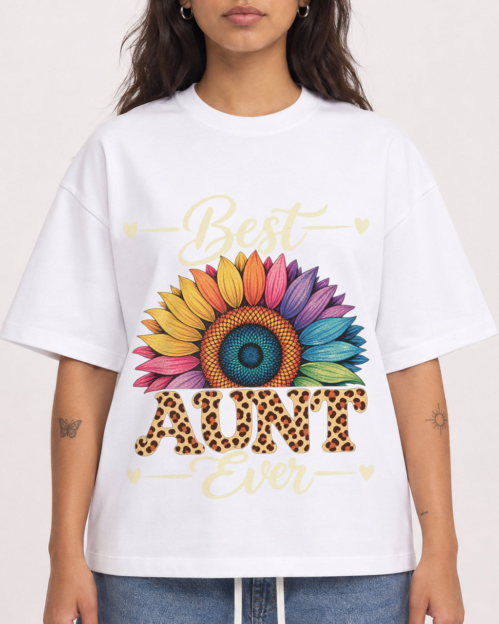 Mockup Boxy Heavyweight Tee White female close-up 06