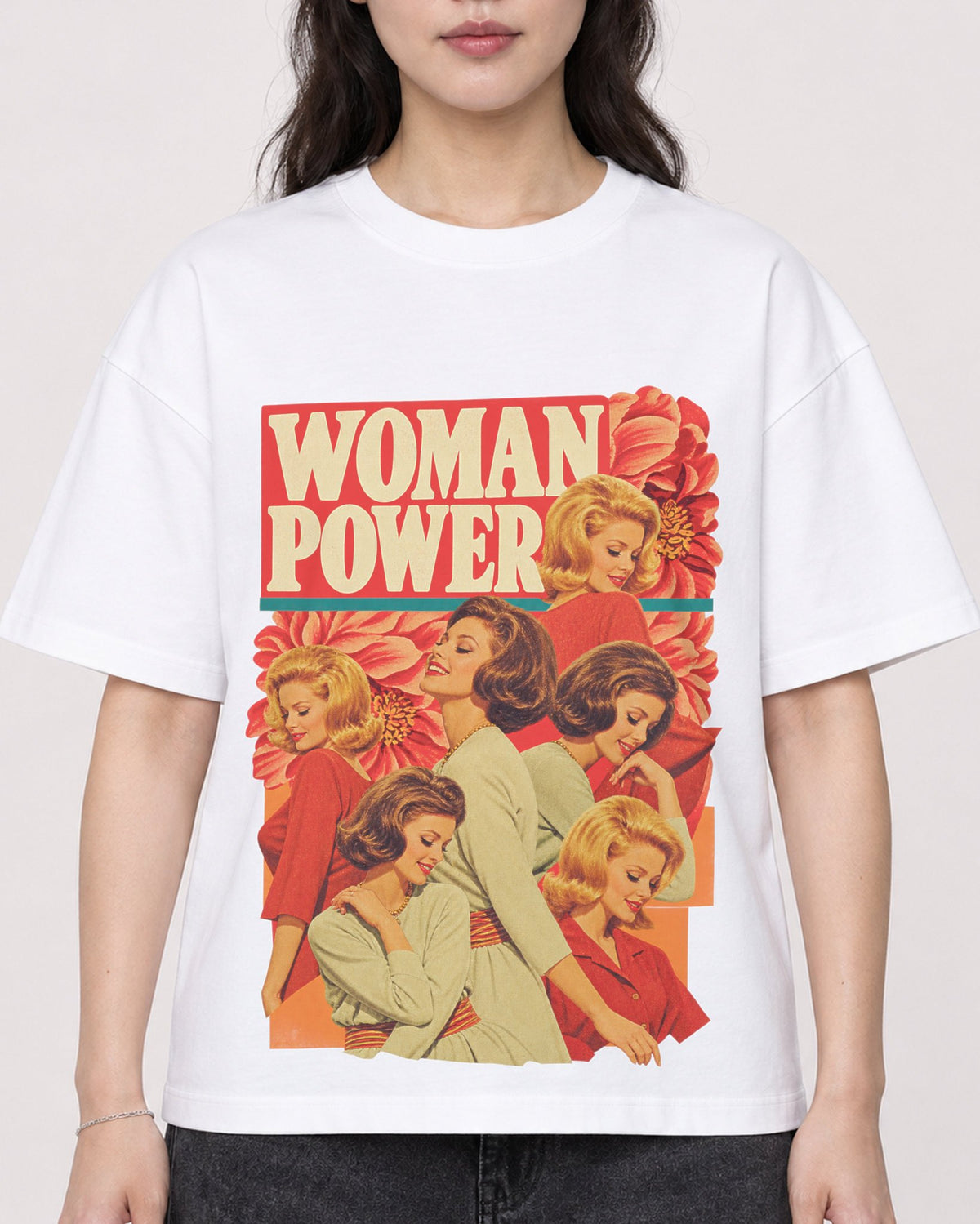 Mockup Boxy Heavyweight Tee White female close-up 03