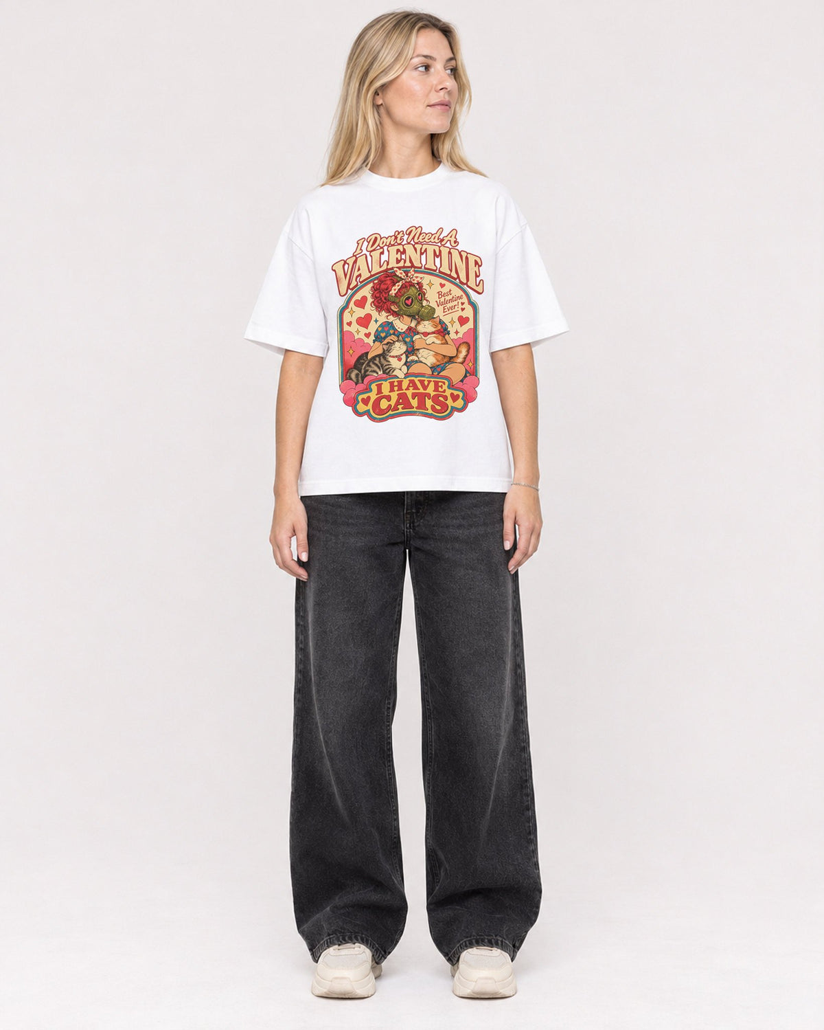 Mockup Boxy Heavyweight Tee White female full-body 08