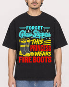 Mockup Boxy Heavyweight Tee Black male close-up 02