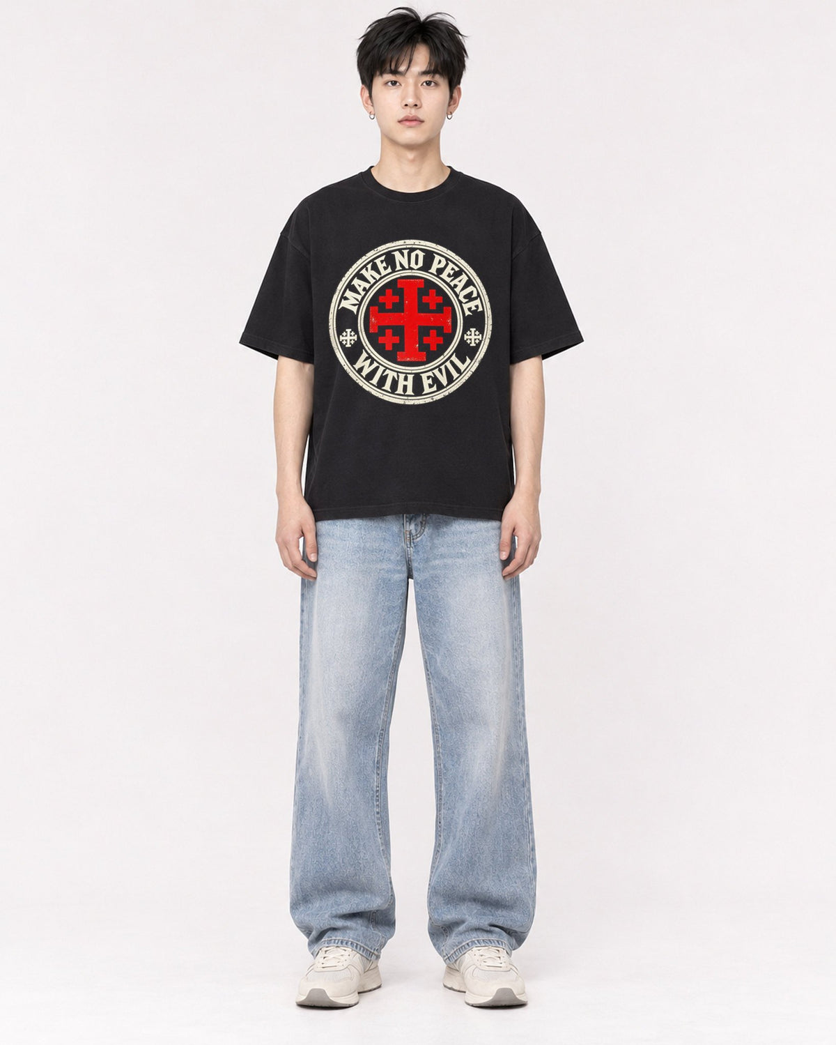 Mockup Boxy Heavyweight Tee Black male full-body 01