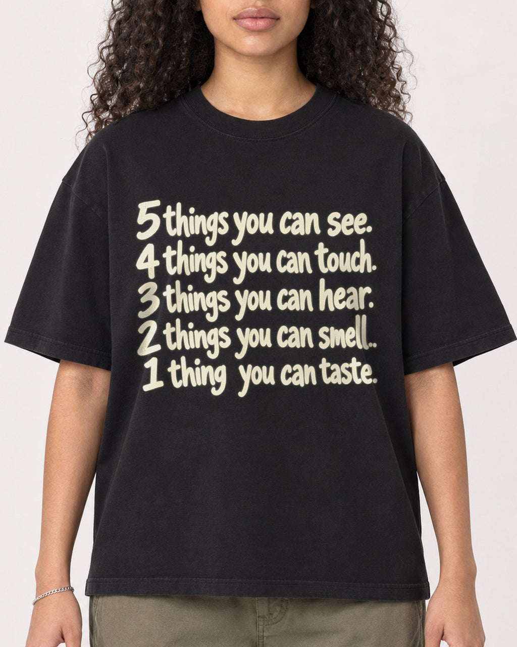 Mockup Boxy Heavyweight Tee Black female close-up 10