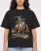 Mockup Boxy Heavyweight Tee Black female close-up 07