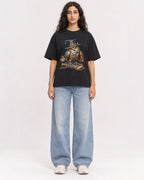 Mockup Boxy Heavyweight Tee Black female full-body 07