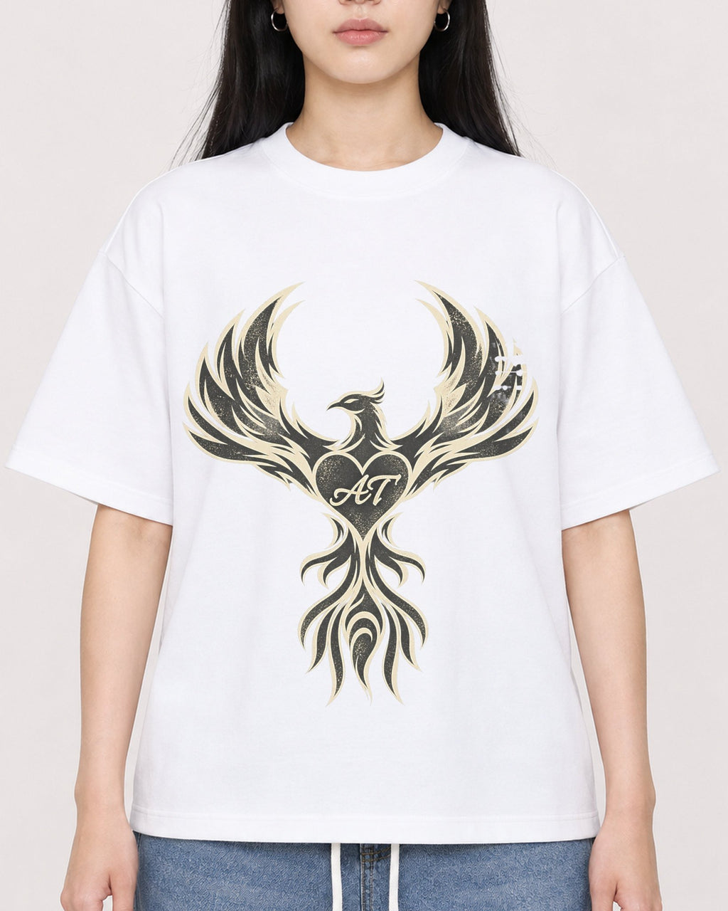 Mockup Boxy Heavyweight Tee White female close-up 01