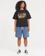 Mockup Boxy Heavyweight Tee Black female full-body 05