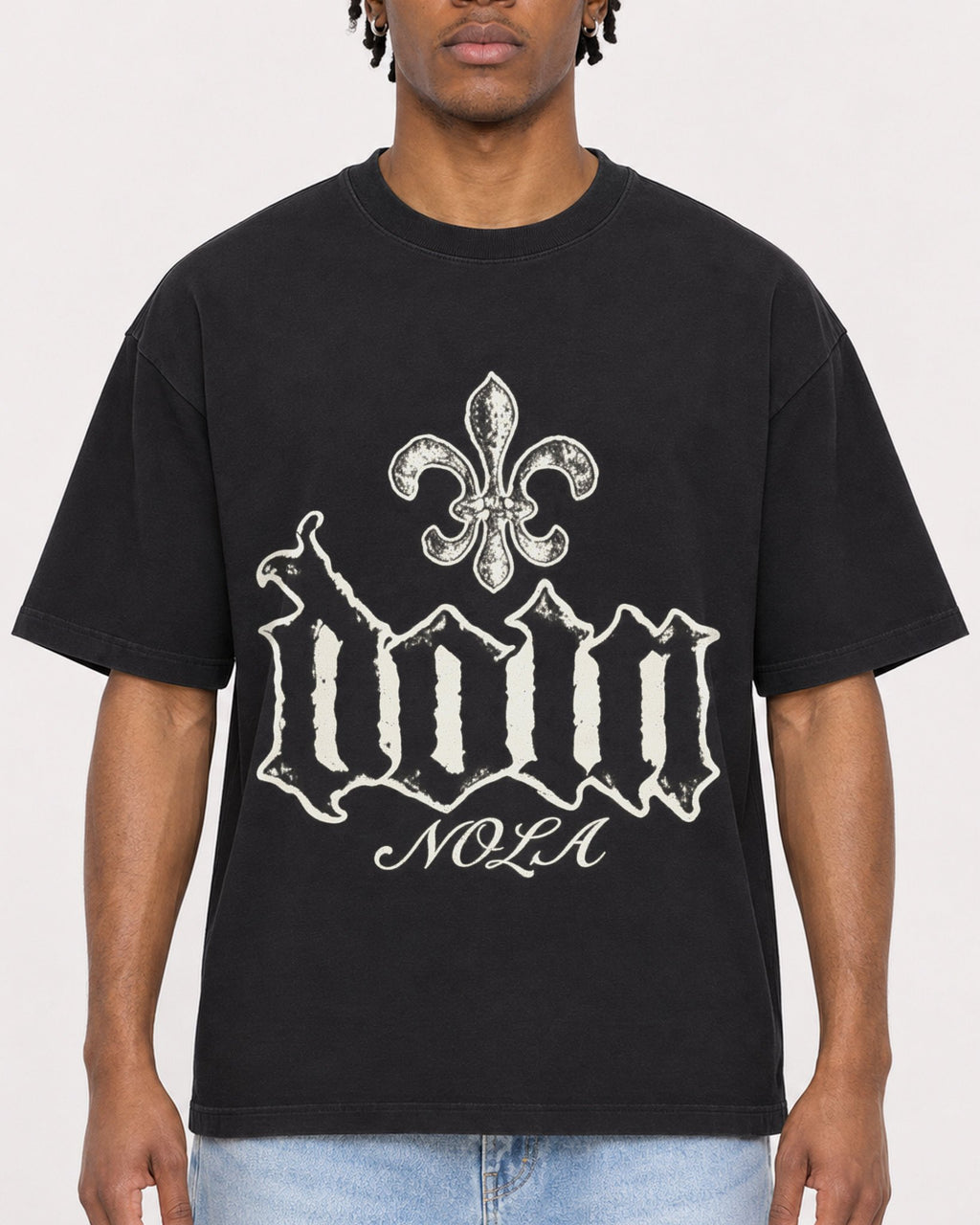 Mockup Boxy Heavyweight Tee Black male close-up 05