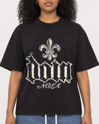 Mockup Boxy Heavyweight Tee Black female close-up 05