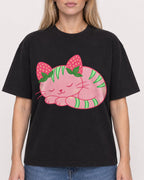Mockup Boxy Heavyweight Tee Black female close-up 08