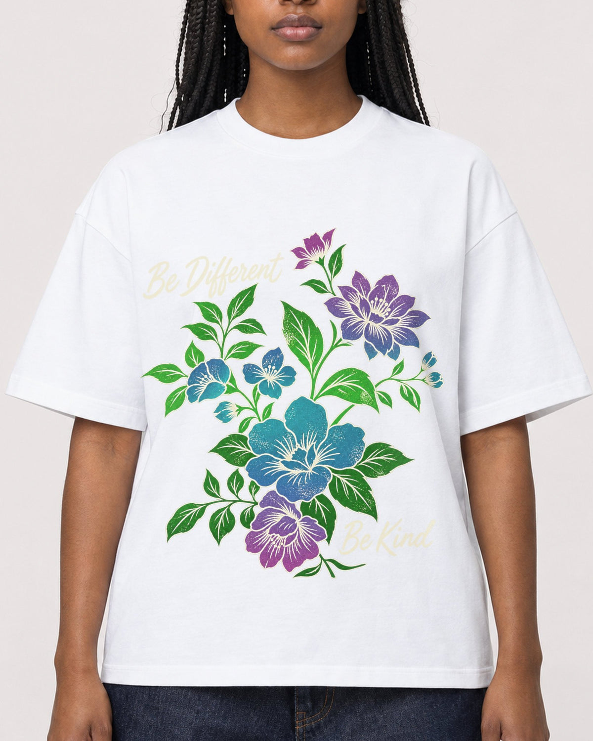 Mockup Boxy Heavyweight Tee White female close-up 04