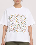 Mockup Boxy Heavyweight Tee White female close-up 12