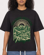 Mockup Boxy Heavyweight Tee Black female close-up 05