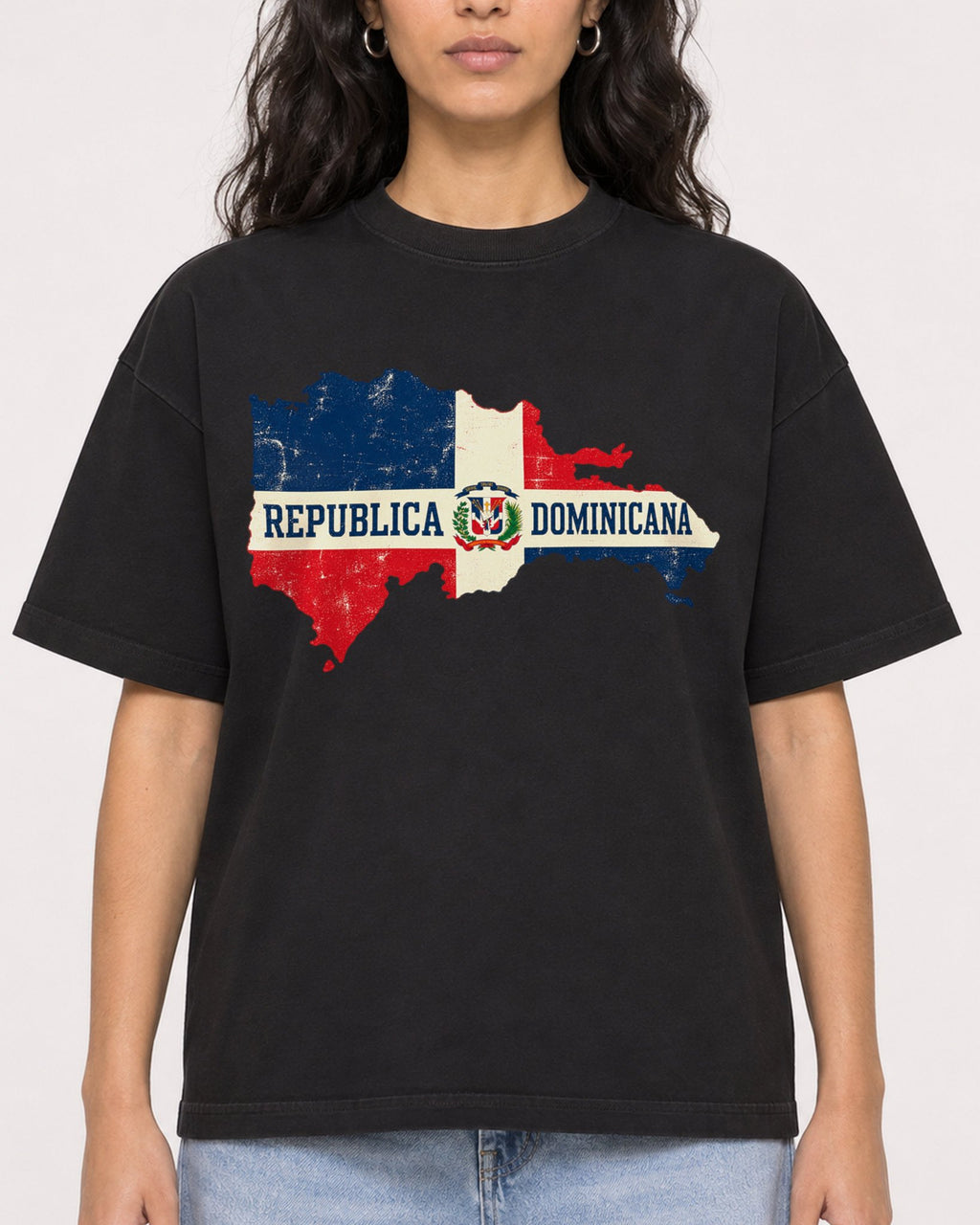 Mockup Boxy Heavyweight Tee Black female close-up 07