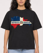 Mockup Boxy Heavyweight Tee Black female close-up 07