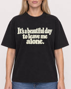 Mockup Boxy Heavyweight Tee Black female close-up 08