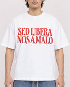 Mockup Boxy Heavyweight Tee White male close-up 03