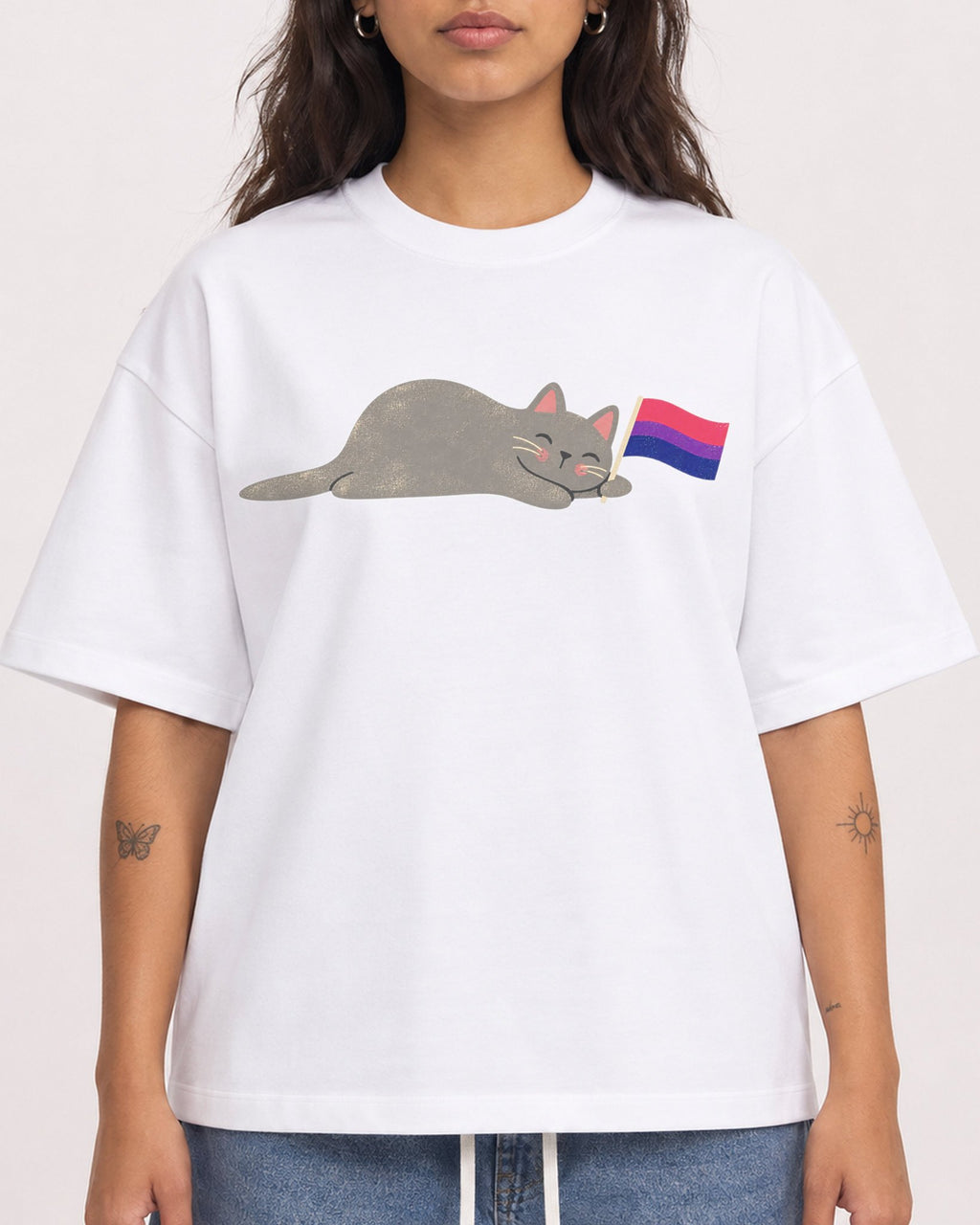 Mockup Boxy Heavyweight Tee White female close-up 06