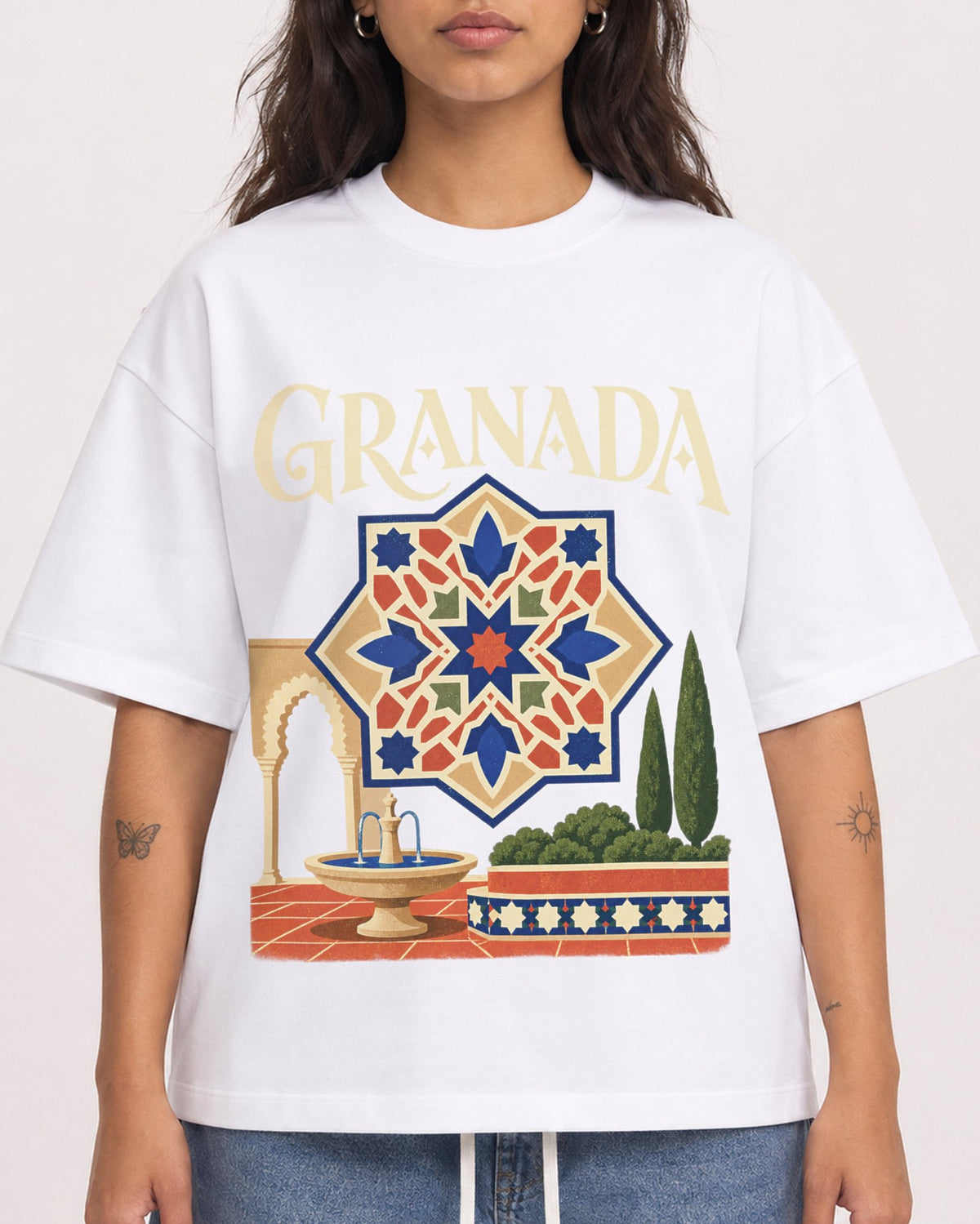 Mockup Boxy Heavyweight Tee White female close-up 06