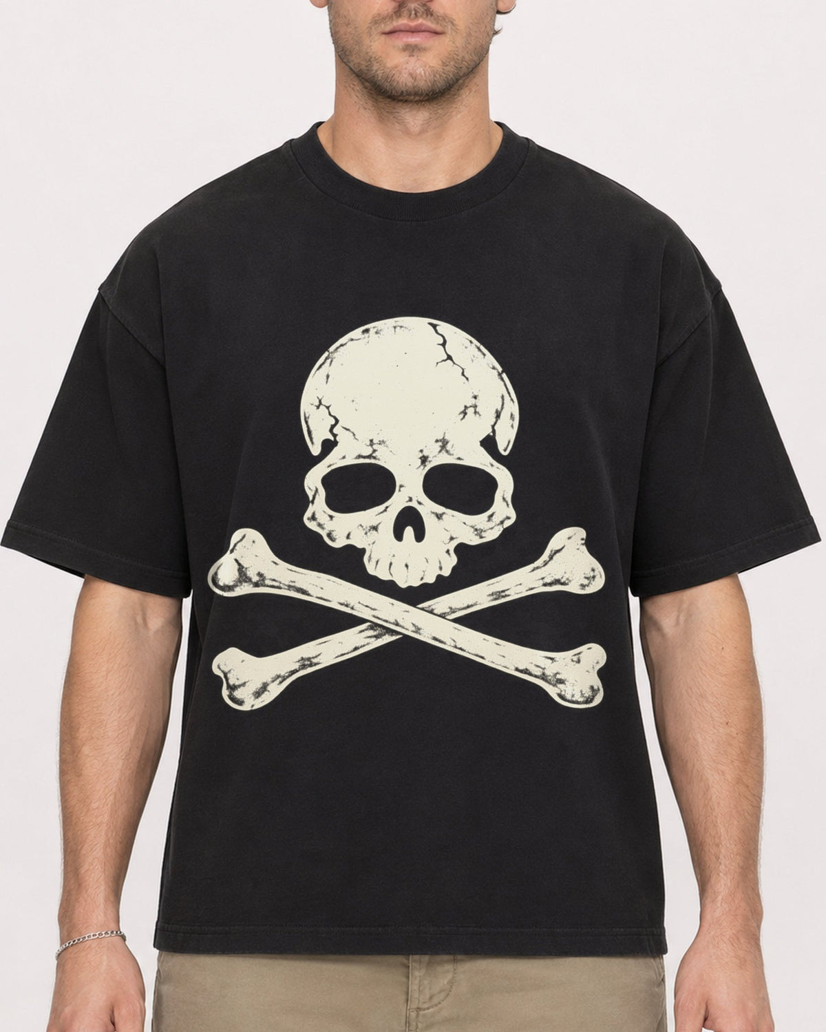 Mockup Boxy Heavyweight Tee Black male close-up 08