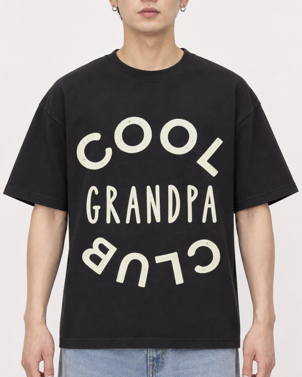 Mockup Boxy Heavyweight Tee Black male close-up 01