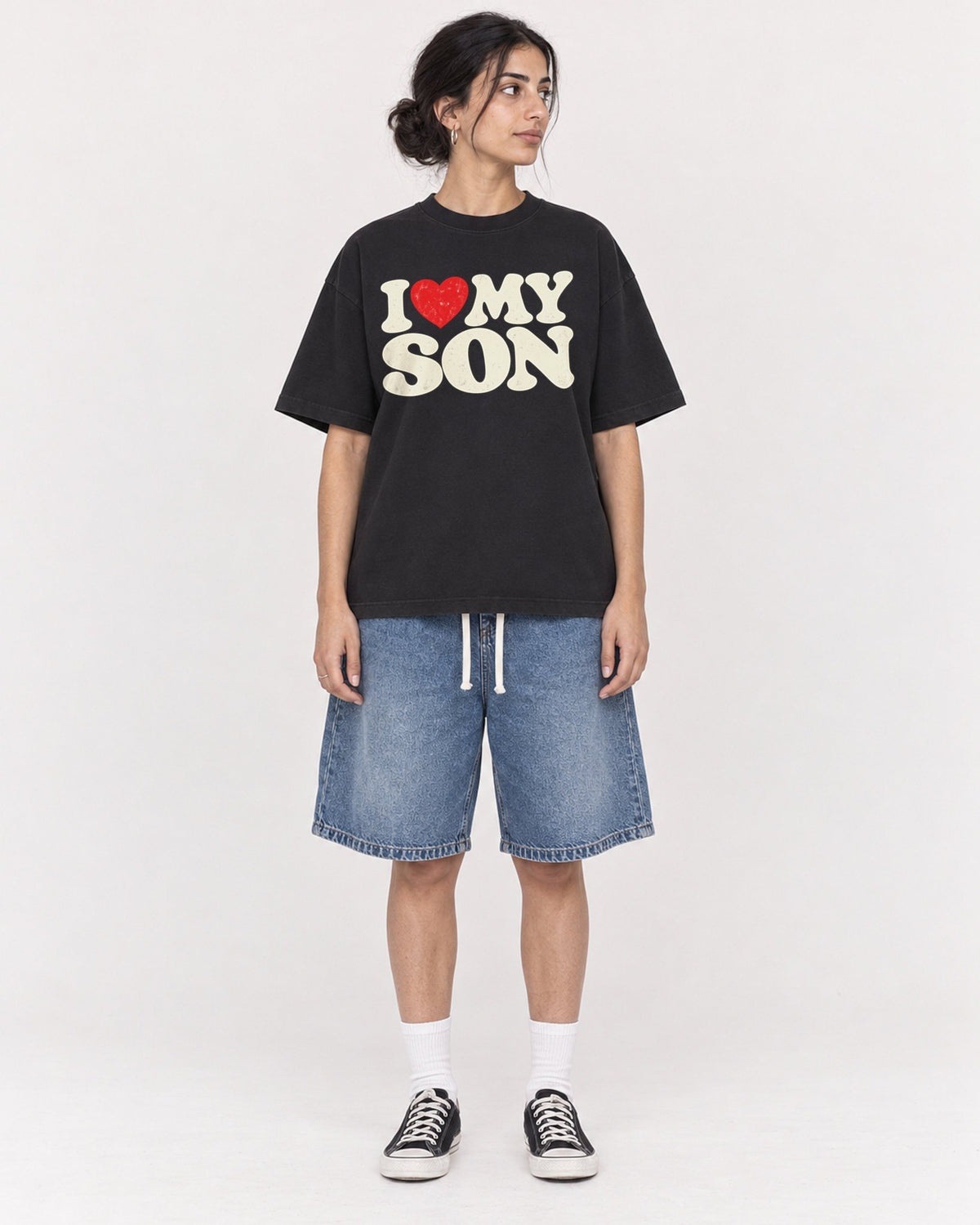 Mockup Boxy Heavyweight Tee Black female full-body 17