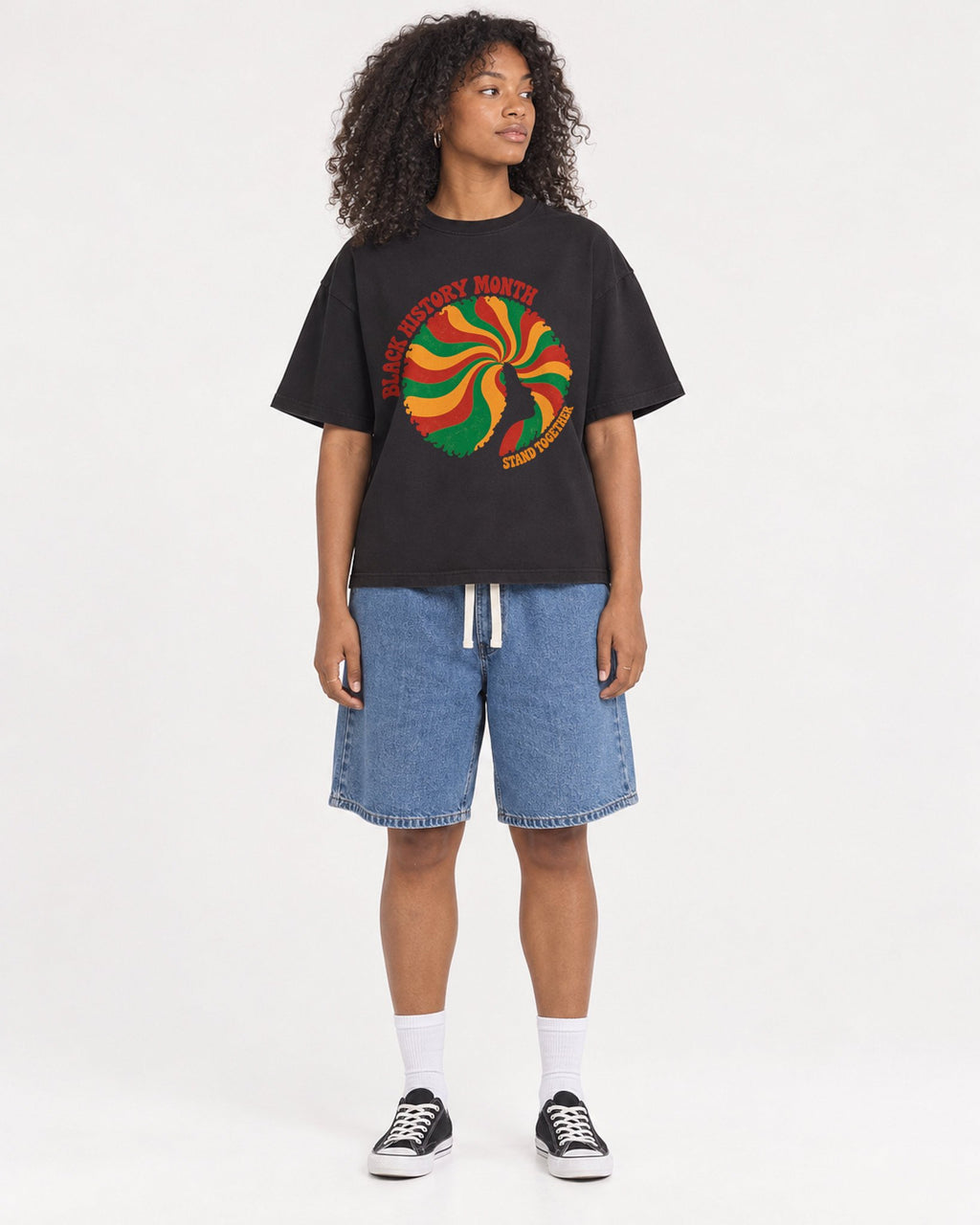 Mockup Boxy Heavyweight Tee Black female full-body 05