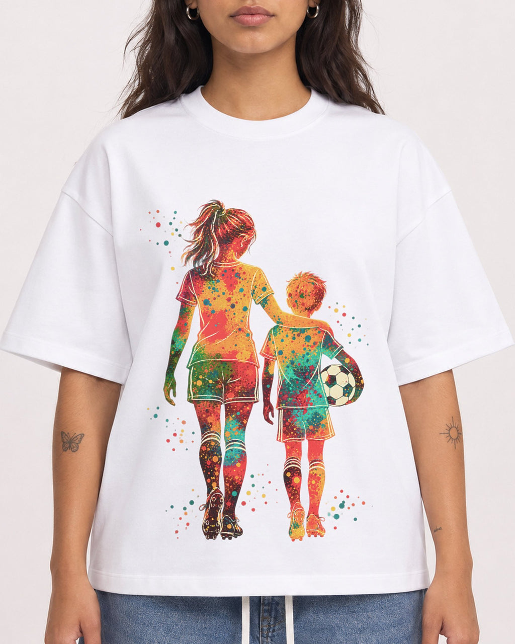 Mockup Boxy Heavyweight Tee White female close-up 06
